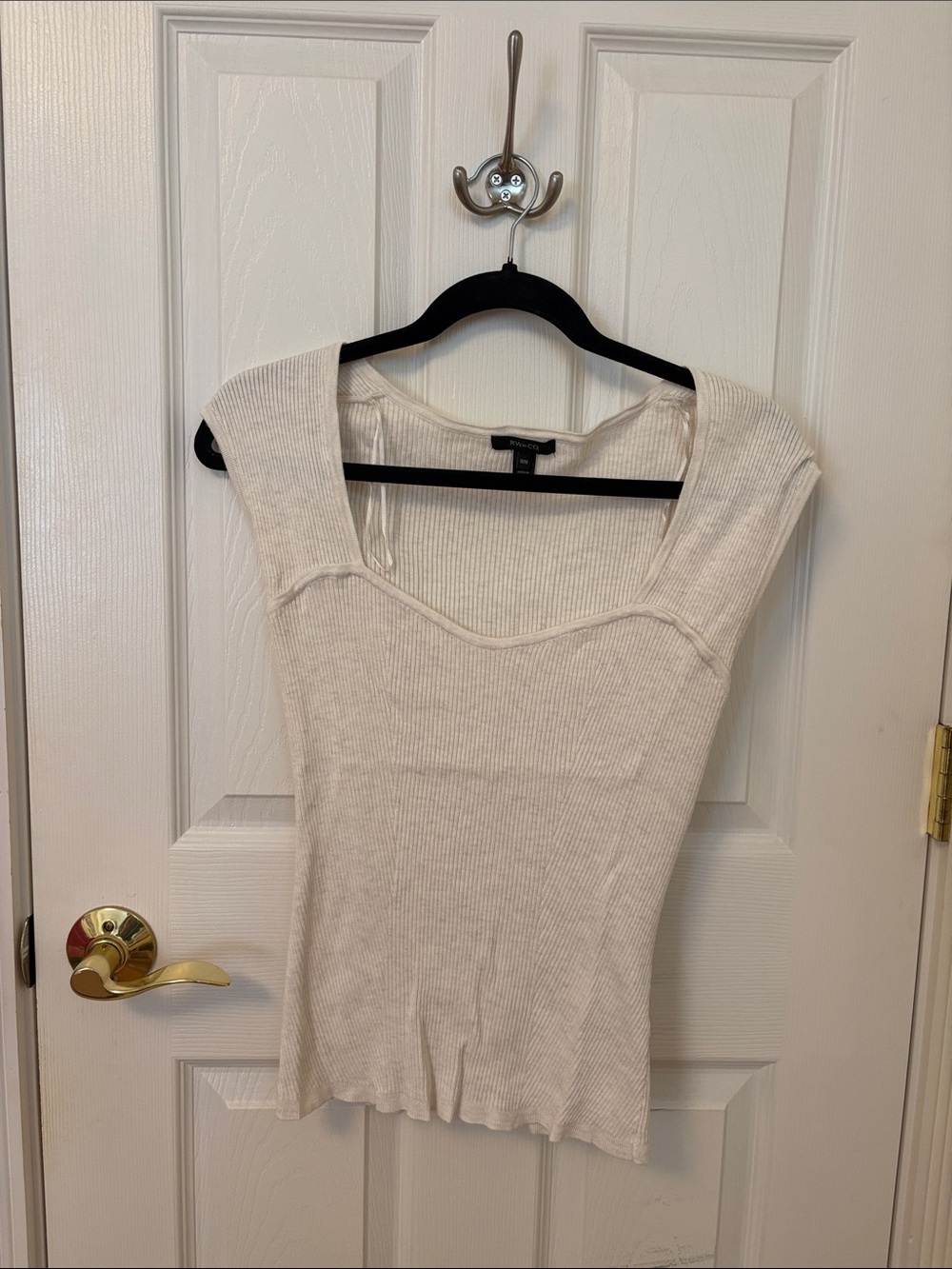RW&CO Cream Ribbed Sweetheart-Neck Tank